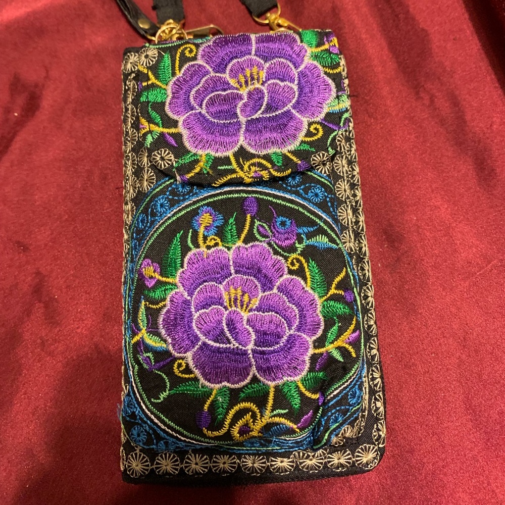 Floral wristlet